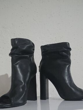 FSJ Black Slouchy High Block Heel Ankle Booties